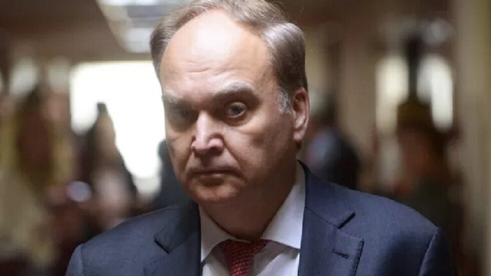 أنتونوف يعلق على وصول ممثلي آزوف إلى الولايات المتحدة