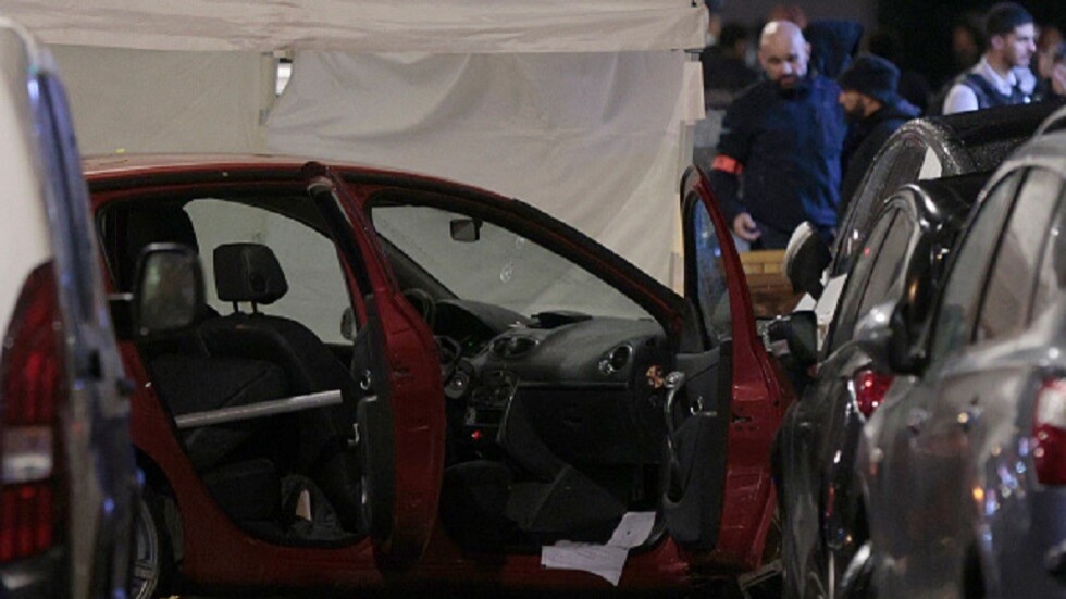 باريس.. العثور على جثة طفلة مقطوعة الرأس في صندوق (فيديو)