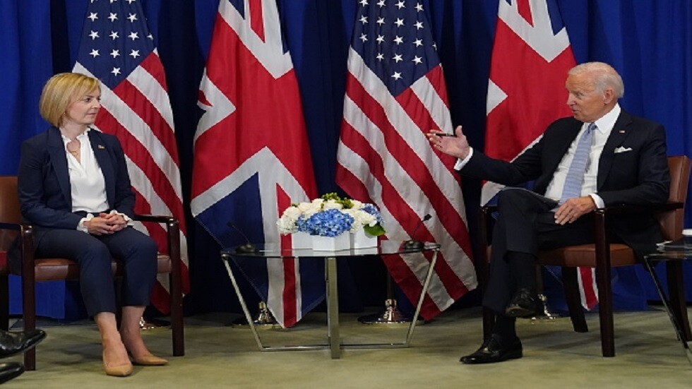 بايدن: خطة رئيسة الوزراء البريطانية خاطئة منذ البداية والتطورات في المملكة المتحدة متوقعة