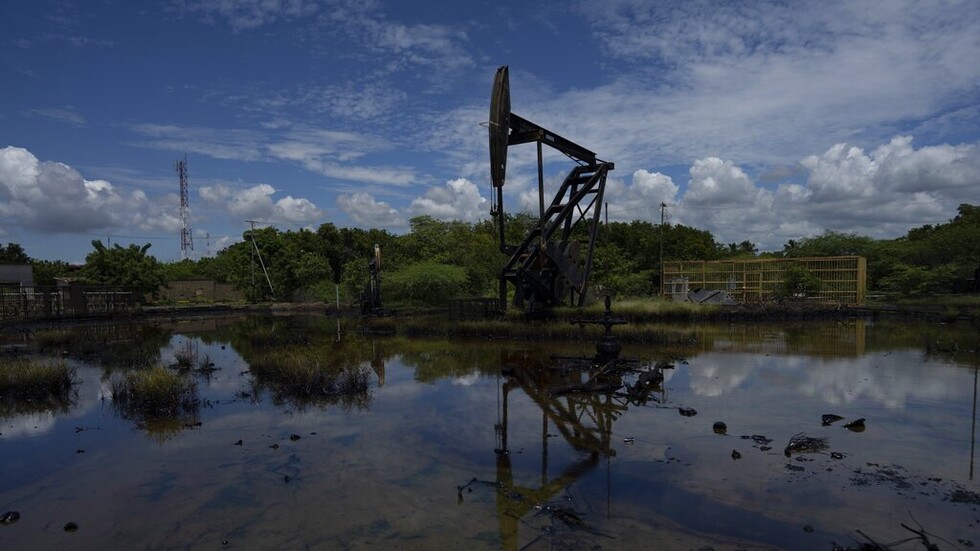 وزير النفط الإيراني: ندشن أول مصنع لنا في فنزويلا لتكرير النفط