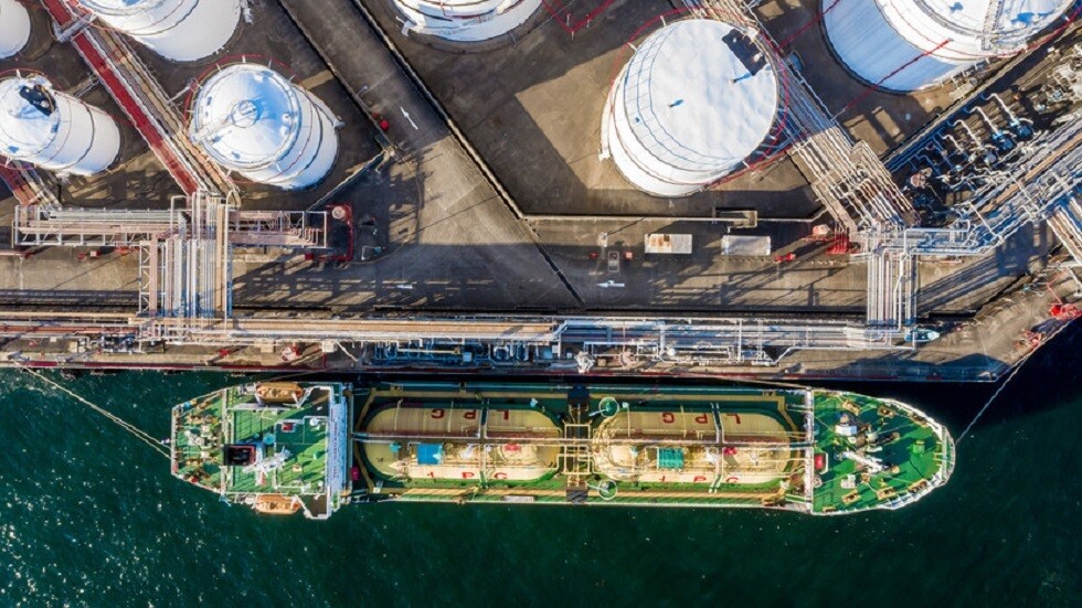 الخارجية الأمريكية: الولايات المتحدة تزوّد أوروبا بـ 70% من صادراتها من الغاز المسال