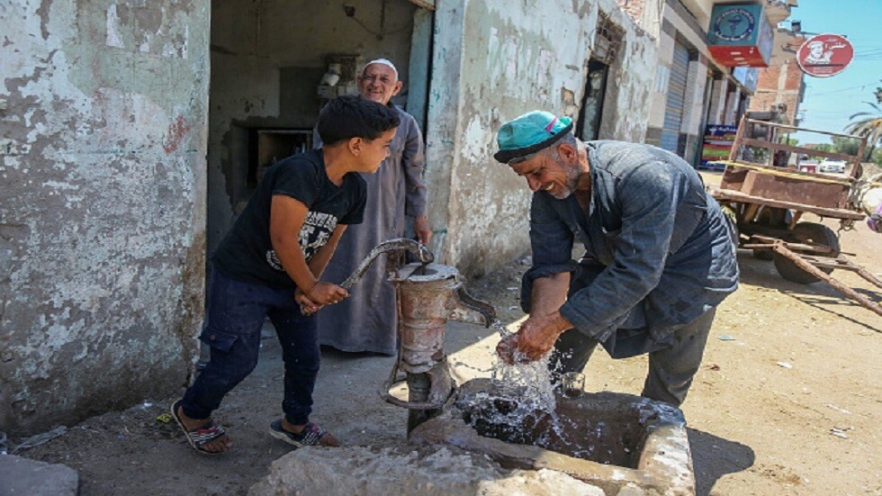 وزير المياه المصري يكشف عن حصة الفرد في البلاد من المياه ويقول إن مصر من أكثر الدول جفافا