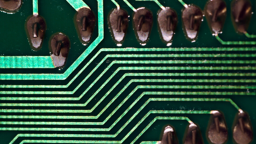 الولايات المتحدة تحظر على الصين استخدام الرقائق الأمريكية