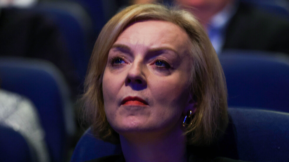 ليز تراس ترفض تقديم الاستقالة رغم الانتقادات