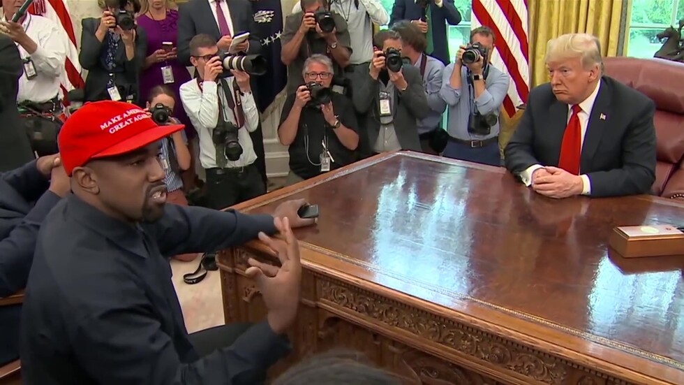 بعد إعلان شرائه موقع Parler.. كانييه ويست يتصل بترامب