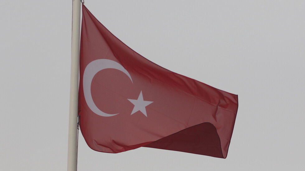 مسؤول تركي: نمتلك البنية التحتية اللازمة لبناء مركز للغاز