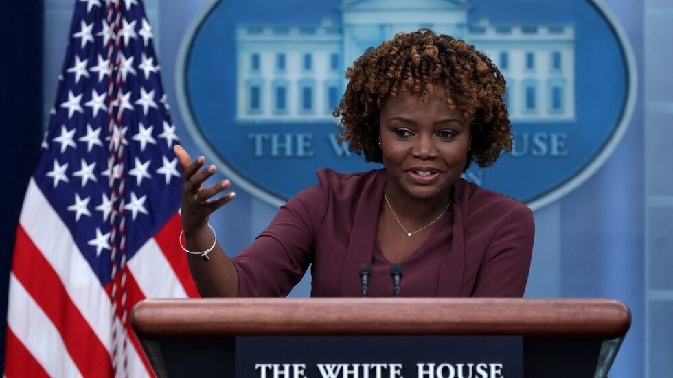 البيت الأبيض: تقديم السعودية مساعدات لأوكرانيا لا يلغي قرار "أوبك+"