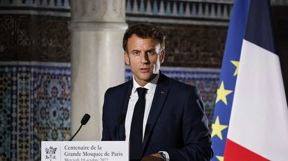 ماكرون يؤكد أنه سيواصل الحوار مع روسيا بشأن الوضع حول أوكرانيا