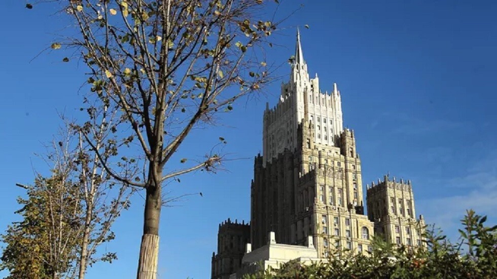 الخارجية الروسية: قوات كييف تزرع الألغام على الطرق بين المناطق السكنية