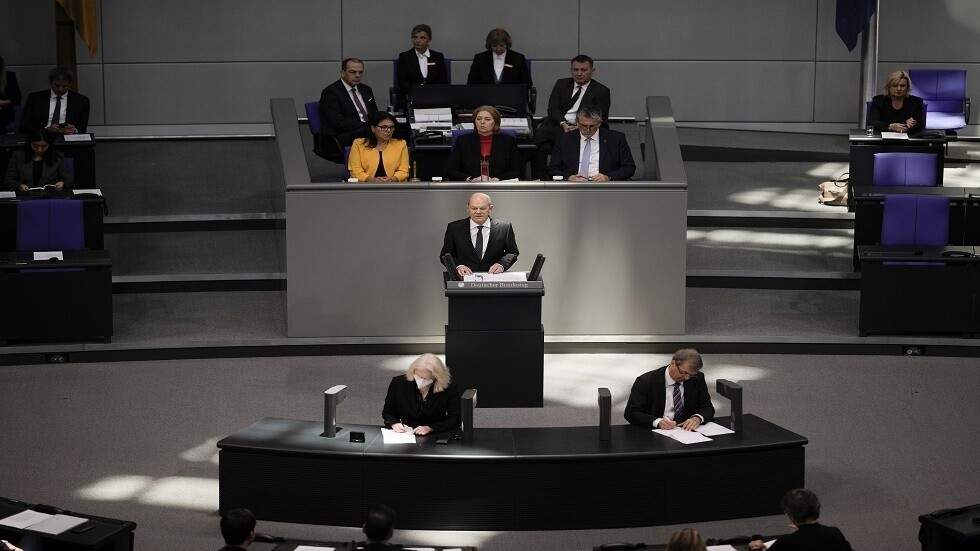 قمة أوروبية تبحث أزمة الطاقة وسط انقسامات بين فرنسا وألمانيا