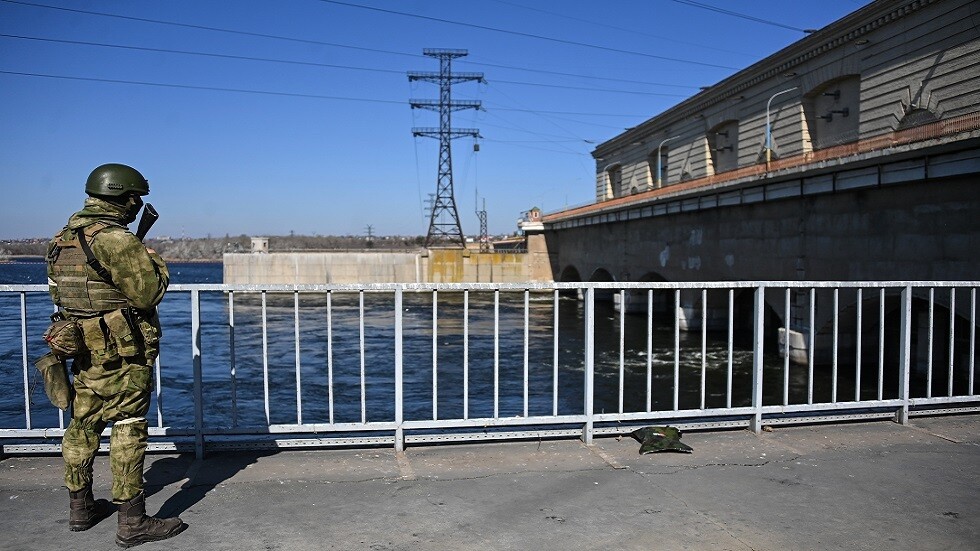 شاهد بالغرافكس.. أحد سيناريوهات غمر خيرسون حال تدمير القوات الأوكرانية سد محطة كاخوفسكايا