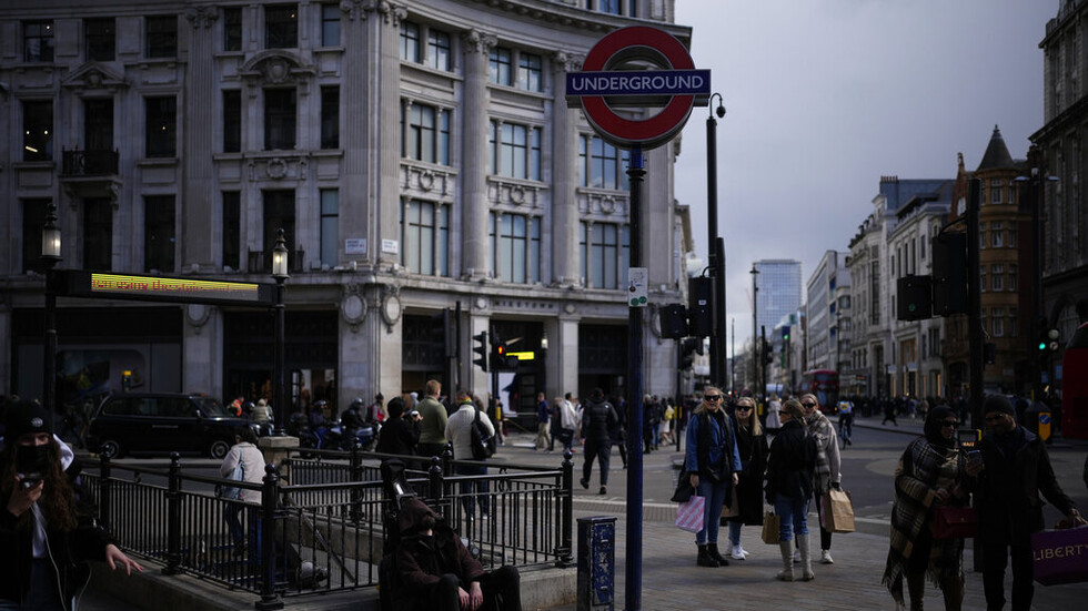 المملكة المتحدة تسجل مليوني إصابة بكورونا في أسبوع