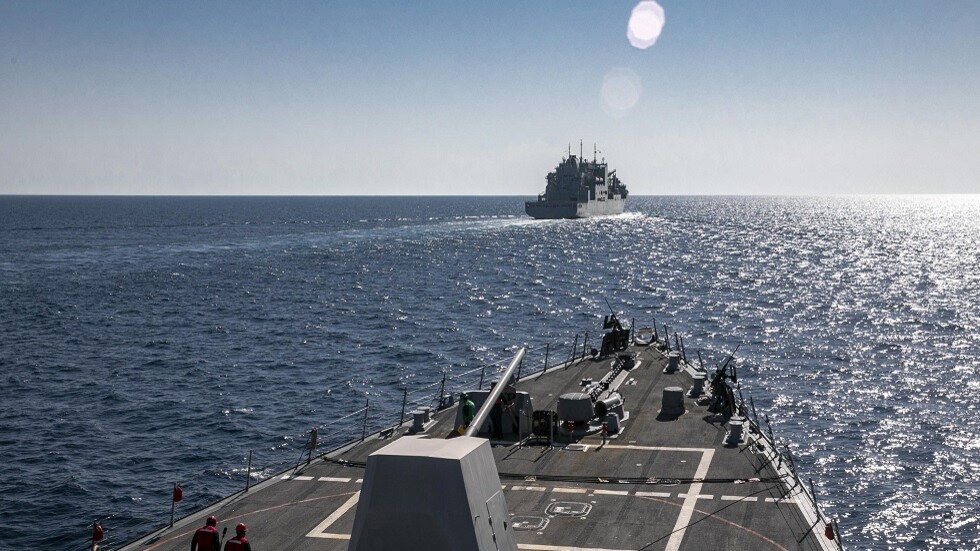 الأسطول الخامس الأمريكي يرد على احتجاز إيران زورقين مسيّرين