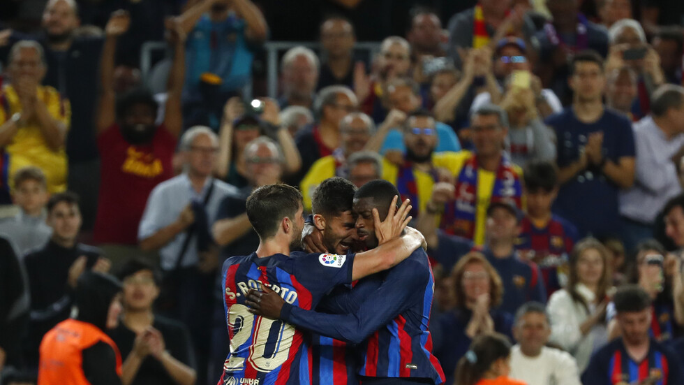 برشلونة يقسو على أتلتيك بيلباو برباعية ويواصل مطاردة ريال مدريد