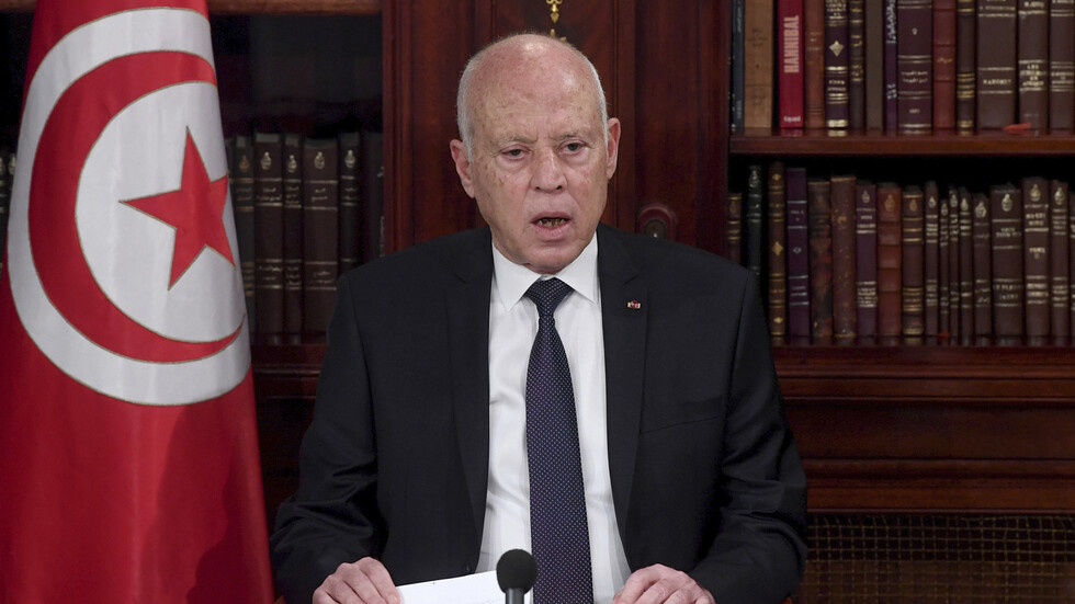 قيس سعيد: لا يمكن تحقيق أي شيء إلا في ظل قضاء عادل يتساوى أمامه الجميع