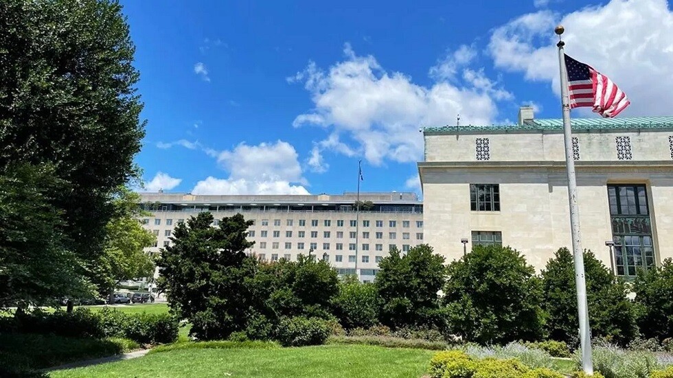 الخارجية الأمريكية تطالب مصنّعي الألماس بالامتثال للعقوبات ضد روسيا