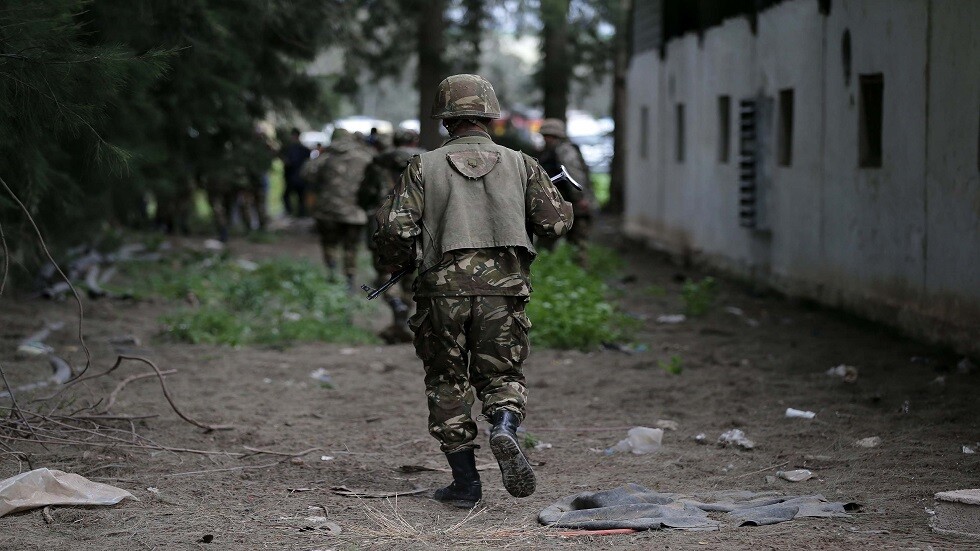 الجيش الجزائري يوقف 8 عناصر إرهابية