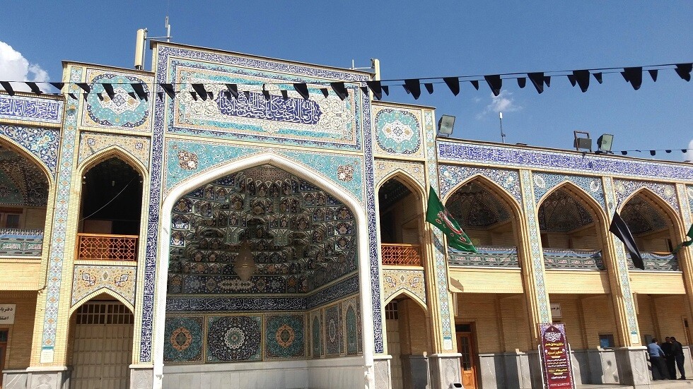 إيران.. عشرات القتلى والجرحى في هجوم مسلح على مرقد ديني في شيراز