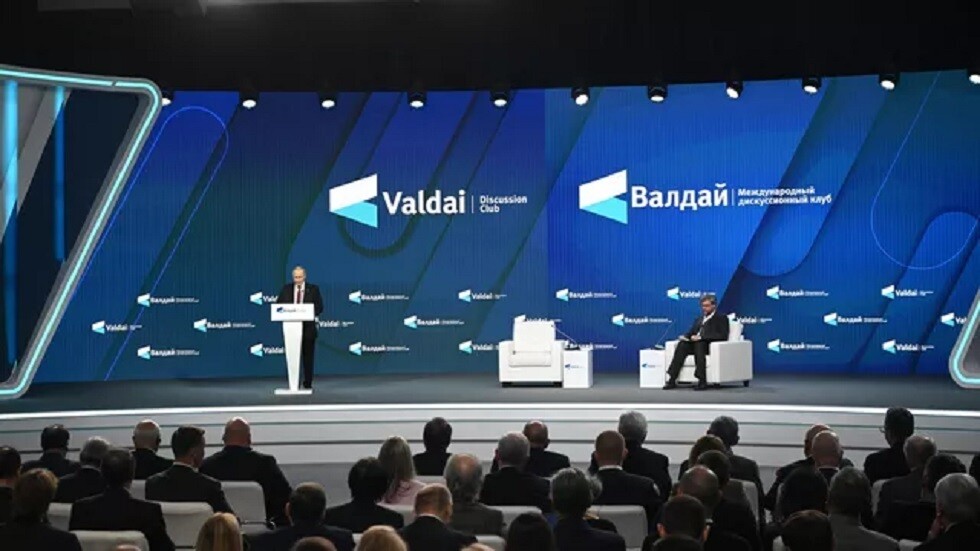 بوتين: نعرف المكان الذي يعد فيه الأوكرانيون "قنبلة قذرة"