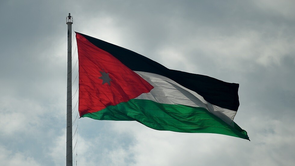 الأردن.. الأمن يضبط أكثر من مليون دولار من العملات المزورة (صورة)