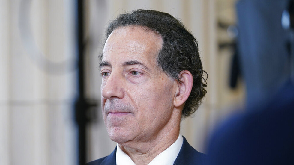 سيناتور أمريكي: يجب تدمير روسيا بأي ثمن لأنها ذات قيم مسيحية تقليدية وهذا "جهاد"