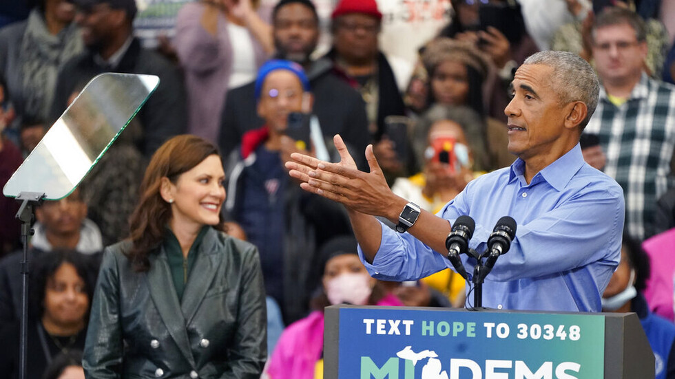 محتجة تصرخ في وجه أوباما: قل الحقيقة عما فعلتم بأوكرانيا وعن خططك لخوض حرب نووية مع روسيا! (فيديو)