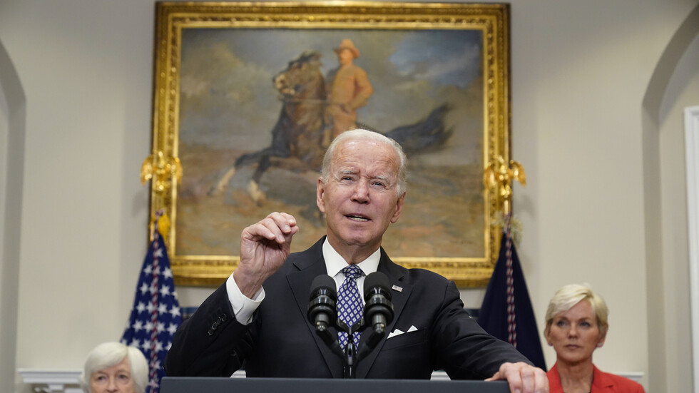 بايدن: شركات النفط الأمريكية تجني أرباحا قياسية ولا تدعم الشعب الأمريكي