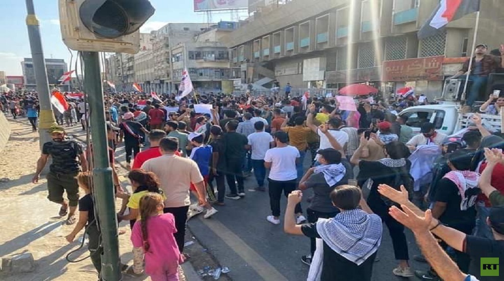 بين متظاهر وعنصر أمن.. 28 إصابة في احتجاجات العاصمة العراقية (فيديو)