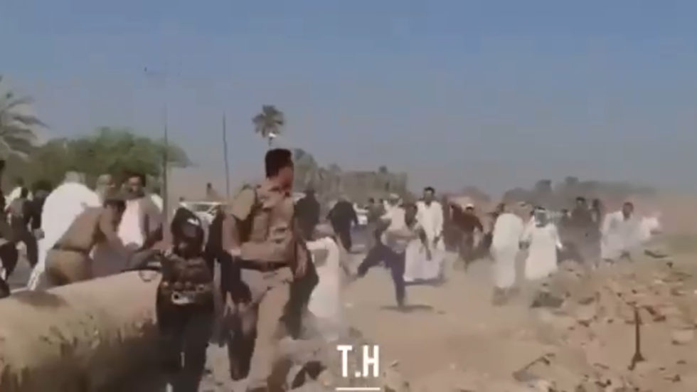 العراق.. مواطنون يهاجمون قوة أمنية حاولت إزالة تجاوزات (فيديو)