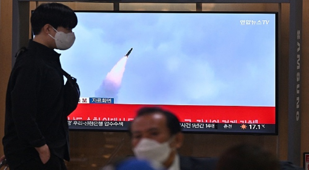 رئيس كوريا الجنوبية يحذر بيونغ يانغ من رد حازم على إطلاقها صاروخا باليستيا