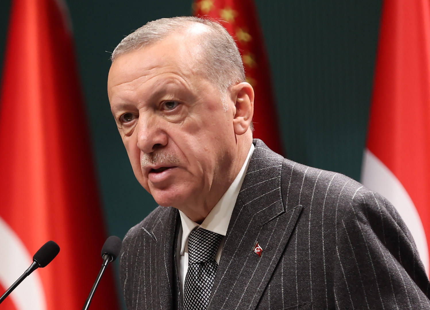 أردوغان يدعو زعيم المعارضة التركية لإدراج مسألة الحجاب على دستور تركيا