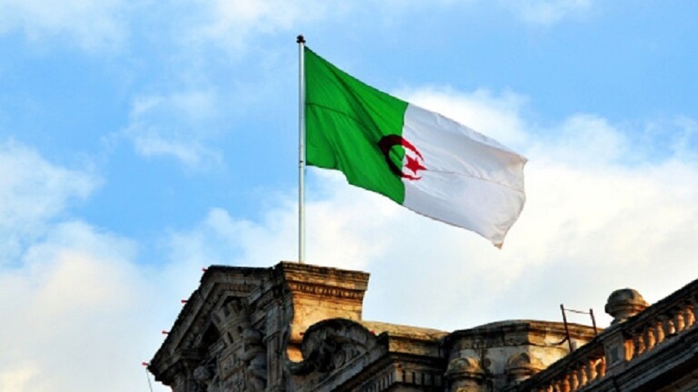 رئيسة الوزراء الفرنسية تزور الجزائر على رأس وفد رفيع