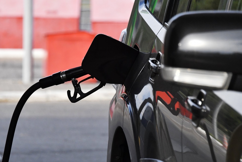 قناة أمريكية: سعر البنزين قد يرتفع مجددا في البلاد بعد قرار 