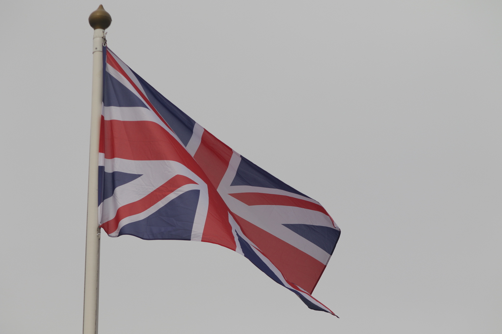 بريطانيا تحذر رعاياها من توتر الأوضاع في العراق