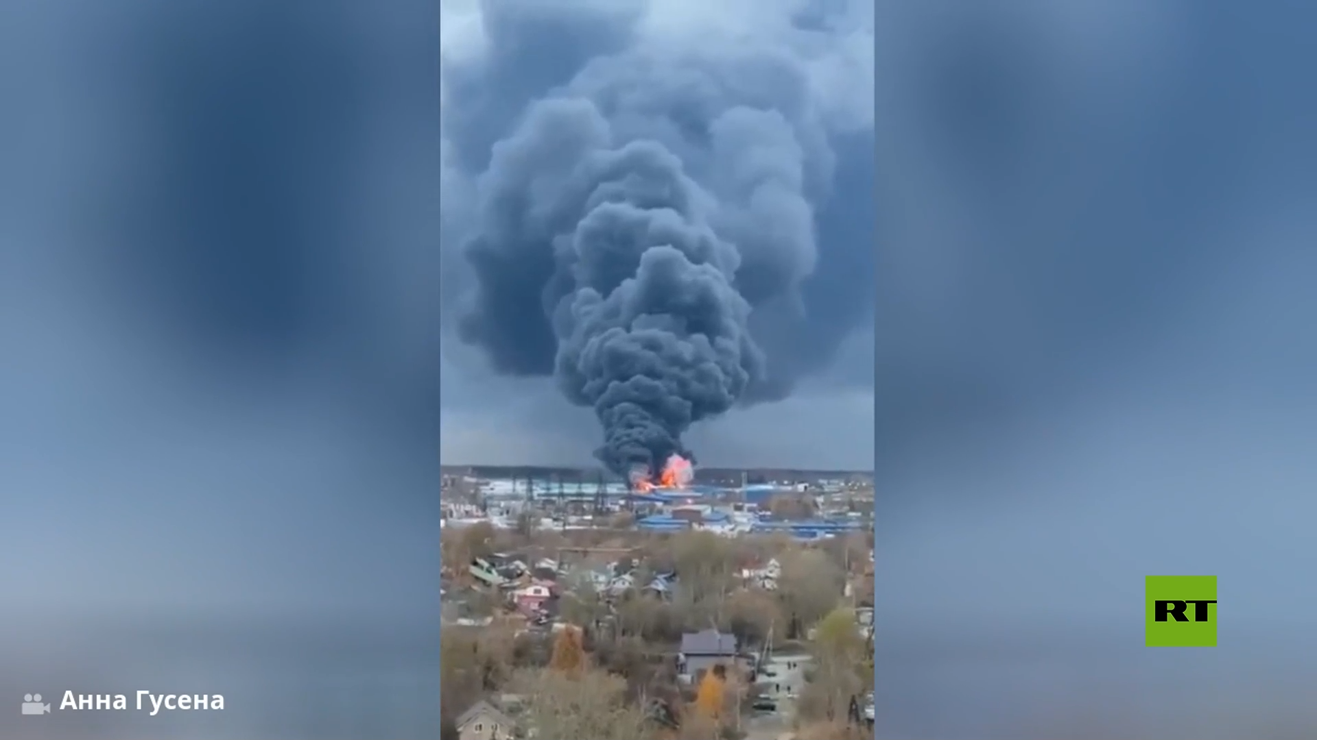 حريق هائل يلتهم مستودعا للبلاستيك في يكاترينبورغ الروسية
