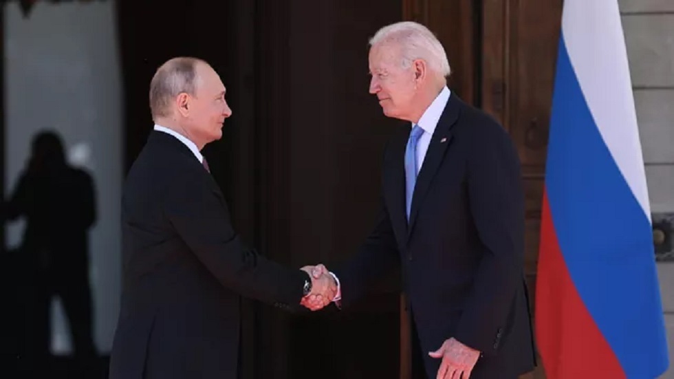 البيت الأبيض ينفي تقارير بشأن محاولة بايدن تجنب لقاء بوتين في مجموعة العشرين