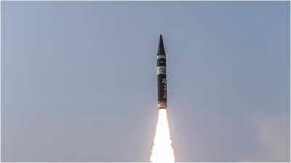 الهند تختبر بنجاح صاروخا باليستيا قادرا على حمل رأس نووي (فيديو)