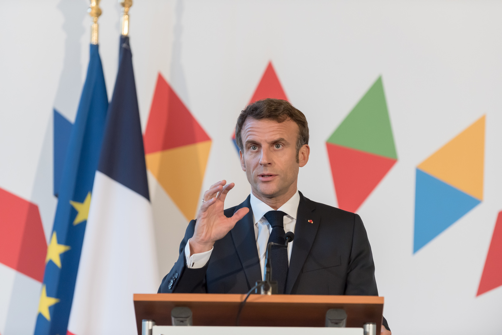 فرنسا تنسحب من اتفاقية للطاقة