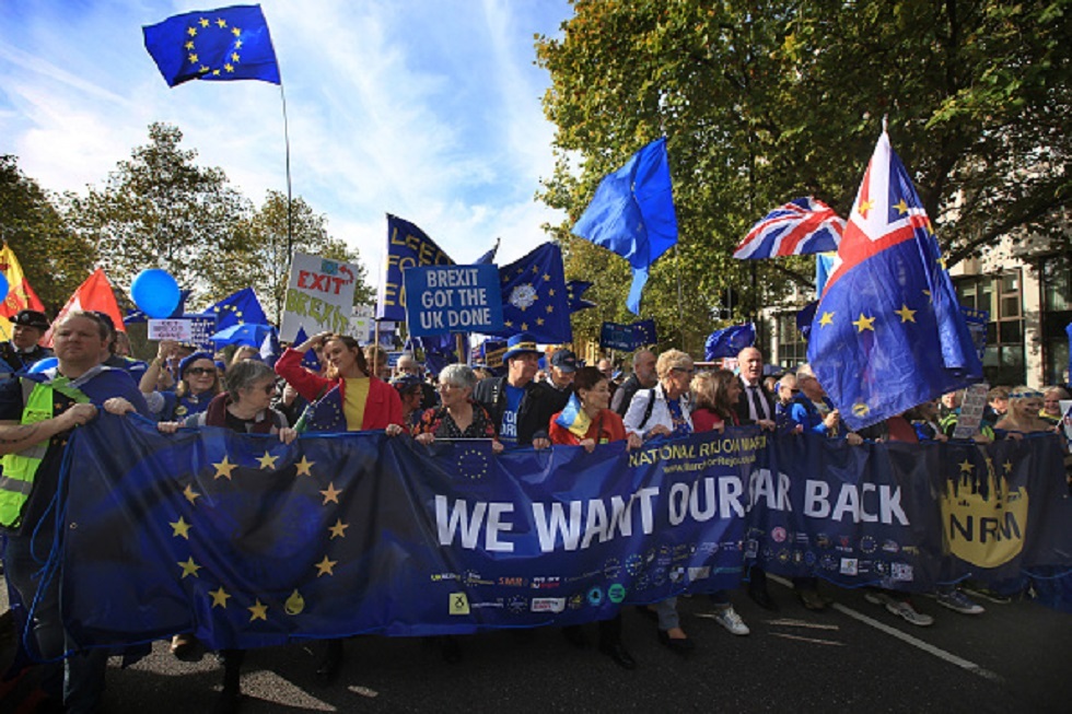 بريطانيا.. آلاف المتظاهرين في لندن يطالبون بالعودة للاتحاد الأوروبي
