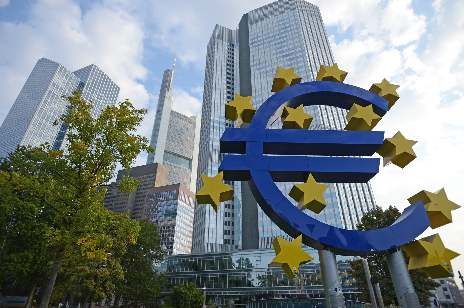 المركزي الأوروبي يرفع سعر الفائدة الأساسي إلى مستوى 2%