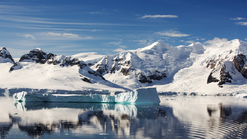 نهر غامض مختبئ تحت الغطاء الجليدي في أنتاركتيكا قد يؤدي إلى 