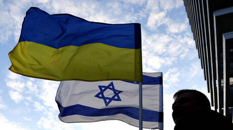 هيئة البث الإسرائيلية: من المتوقع أن يطلب وزير الخارجية الأوكراني من لابيد مساعدات عسكرية الخميس