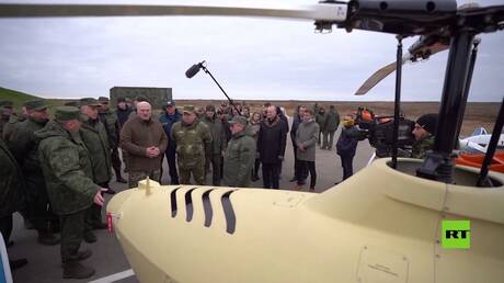 بالفيديو.. لوكاشينكو يطلع على إنجازات الصناعات العسكرية في بلاده