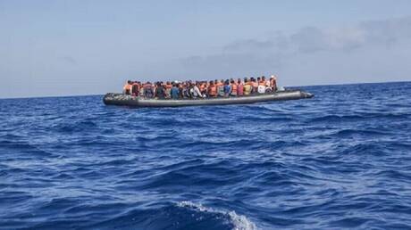 مأساة هجرة أخرى.. مصرع طفلين وإصابة 5 نساء بحريق قارب في المتوسط