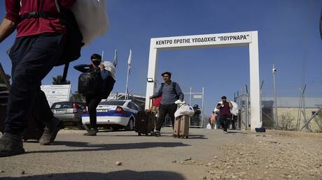قبرص.. إصابة شخصين في قتال اندلع بمخيم للمهاجرين (صور)