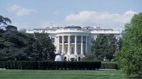 البيت الأبيض يتلقى دعوة من أعضاء في الكونغرس للمفاوضات مع روسيا حول أوكرانيا