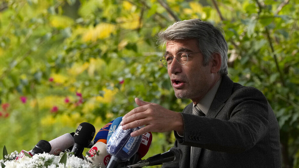 لبنان.. ما صحة الإشاعات عن ضبط مخدرات في أمتعة وزير الطاقة؟