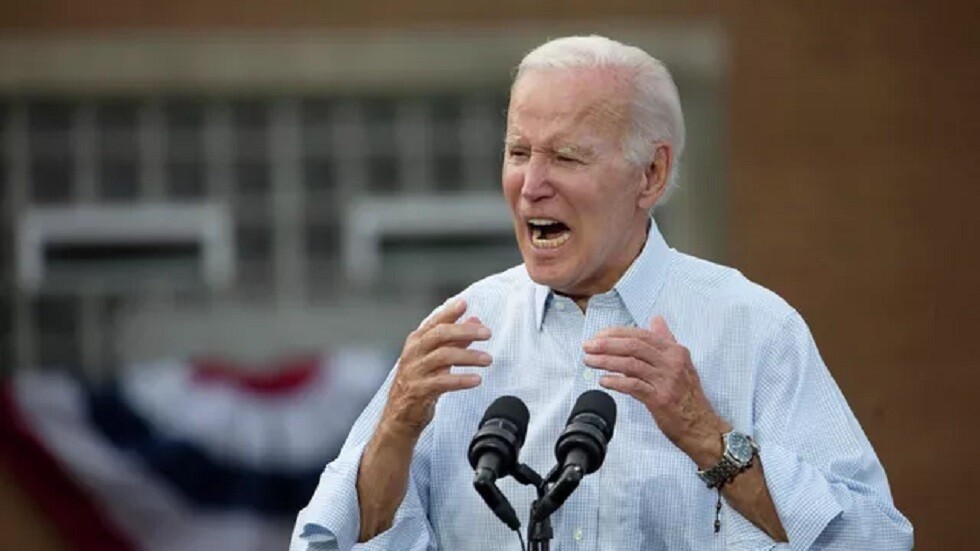 غابارد: بايدن نكث بوعده وأطلق العنان للحرب مع روسيا