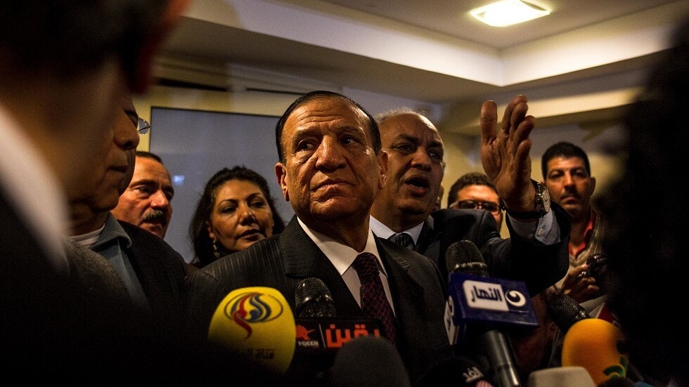 مصر.. نجل الفريق سامي عنان يكشف حقيقة بيان منسوب لوالده