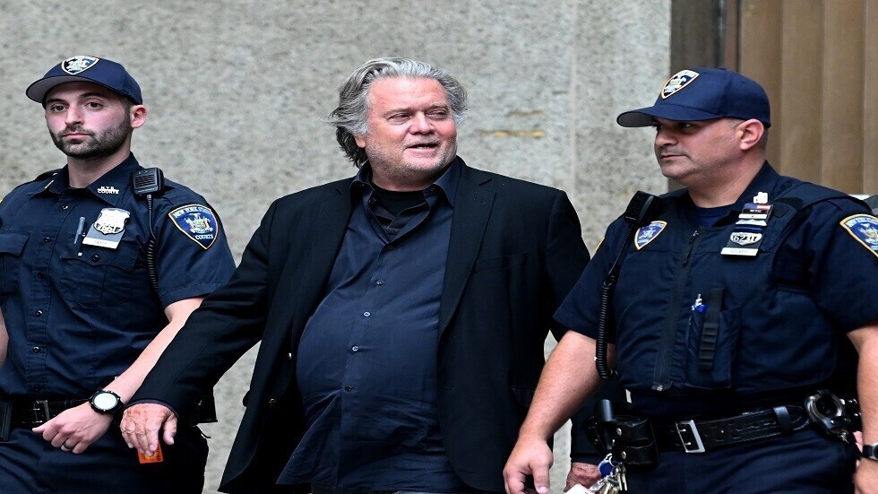 مستشار ترامب السابق ستيف بانون يستأنف على إدانته بتهمة ازدراء الكونغرس